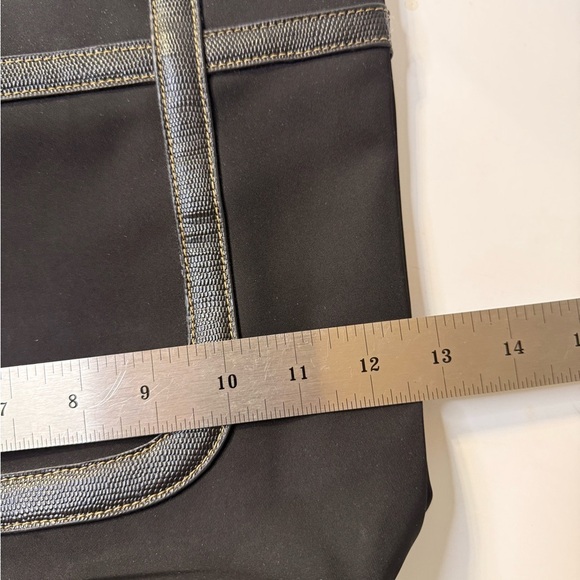 Franco Sarto Black Nylon Shoulder Bag W Smart Lite Pocket Inside Zip Closure - Picture 10 of 15